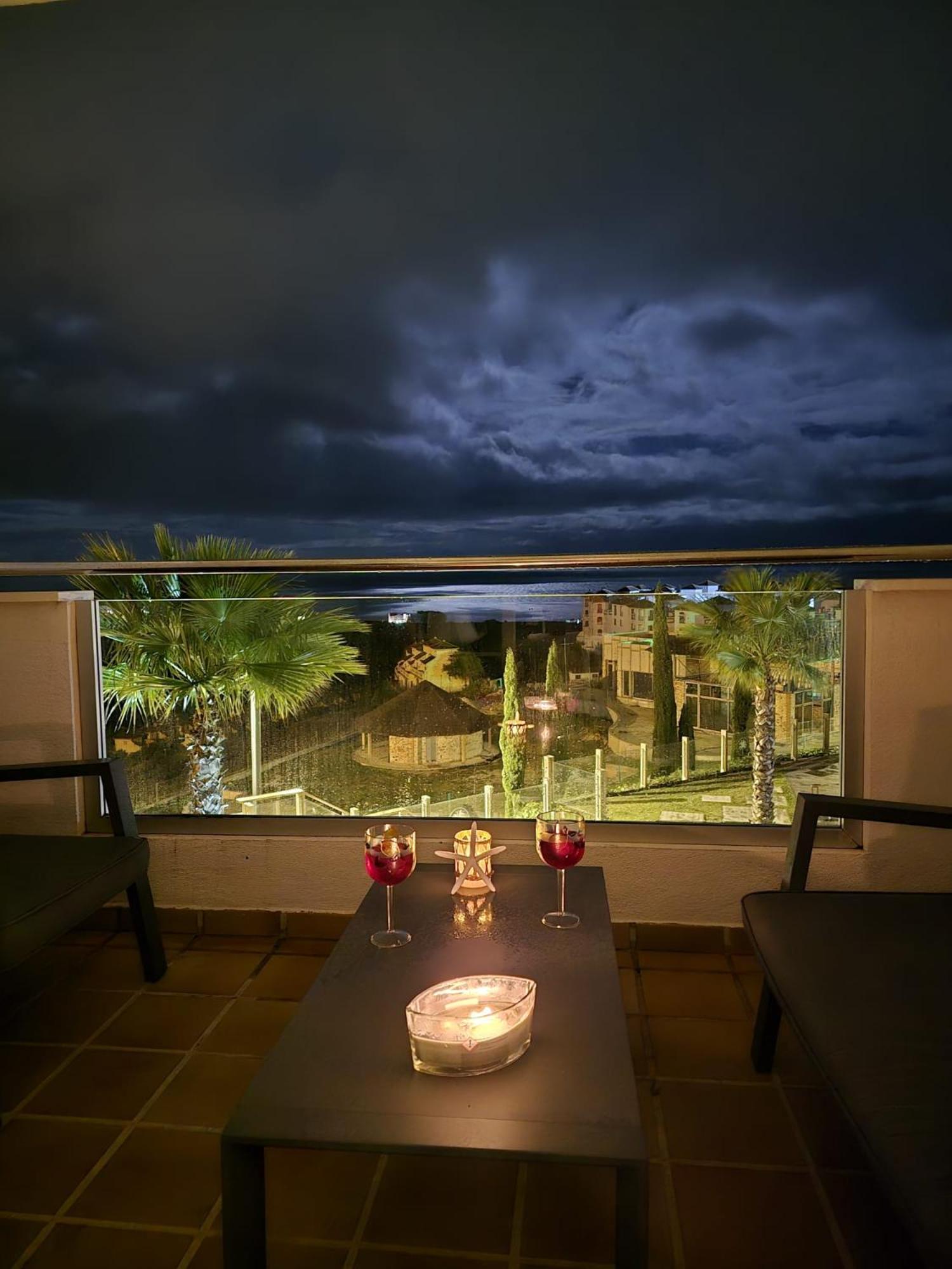 Seaside Serenity - Stylish Apartment With Spectacular Views Manilva Exterior foto